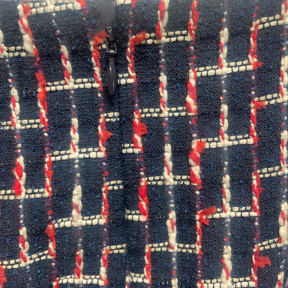 Talbots textured tweed pencil skirt fringe hem, Navy/Red size 4P - Picture 3 of 6